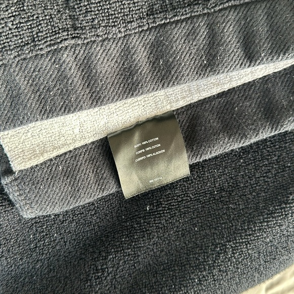 NOBULL full sized towel 27” x 54” - Picture 4 of 4